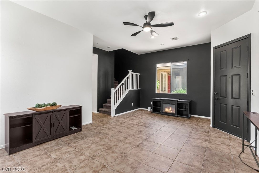 688 Canfield Point Avenue — photo 4