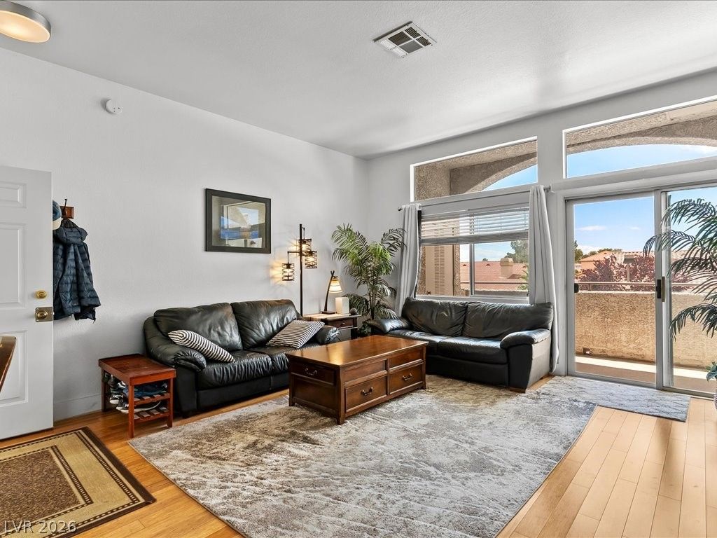 3125 North Buffalo Drive 2092 — photo 4