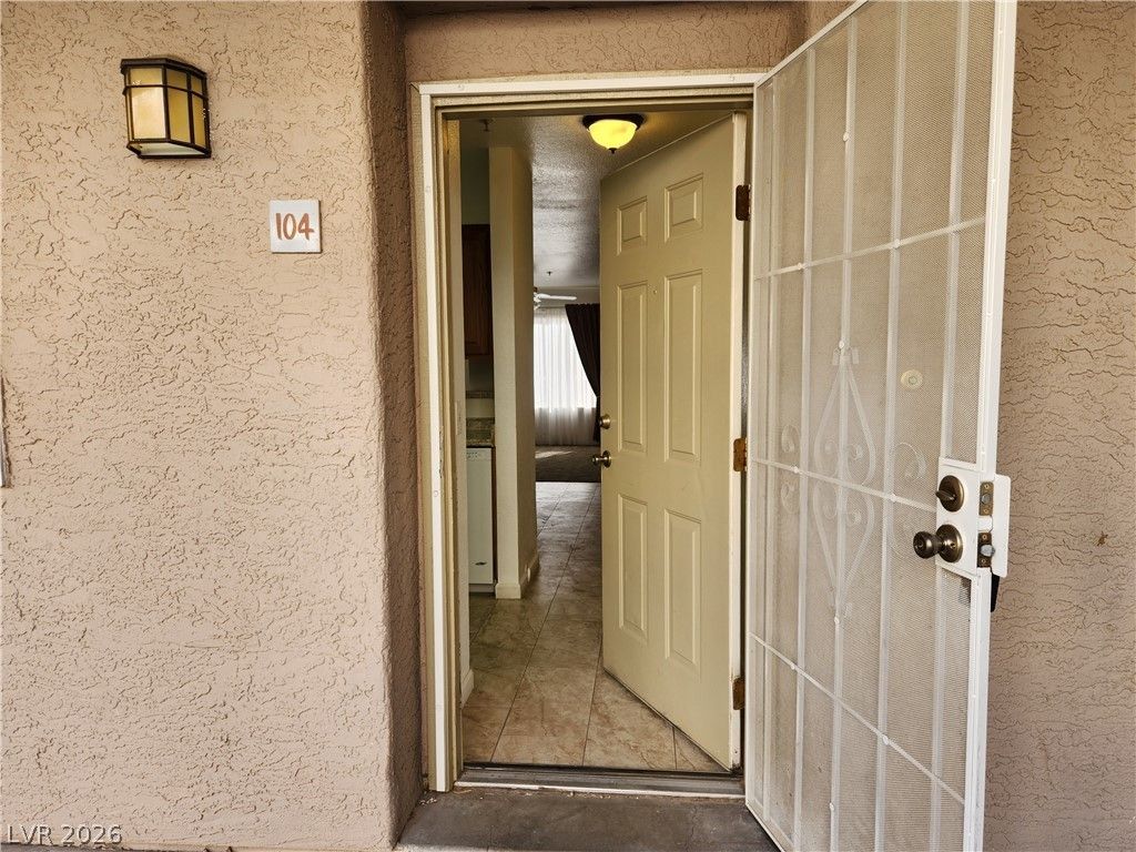 2060 Mesquite Lane 104 — photo 4
