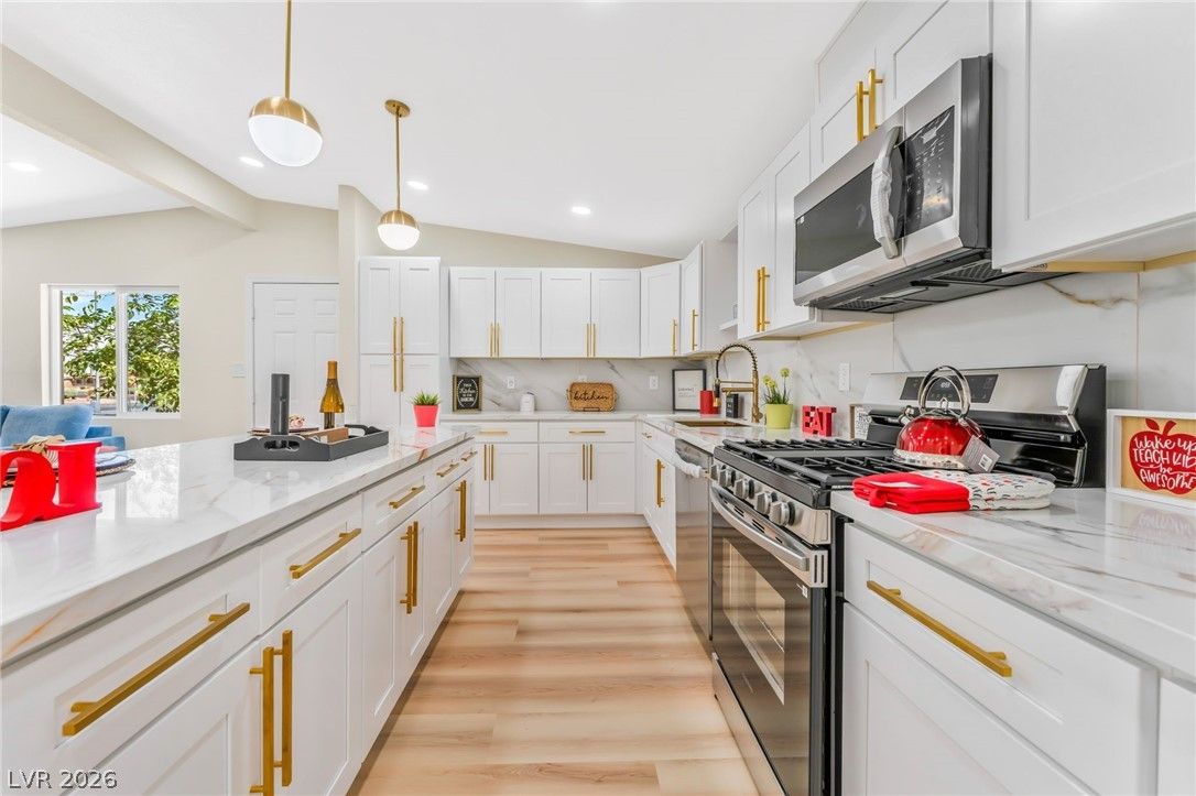 3504 Chevy Chase Avenue — photo 4 of 39