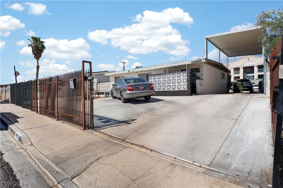 4686 Sheppard Drive — photo 3