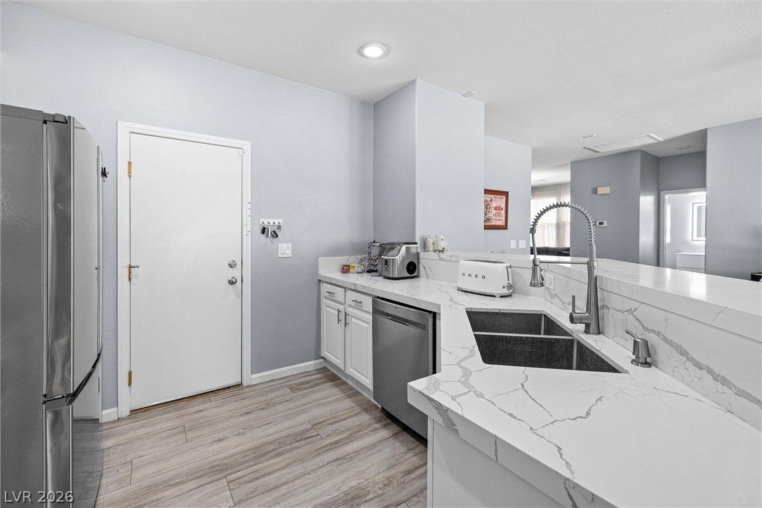 549 Playa Linda Place — photo 4