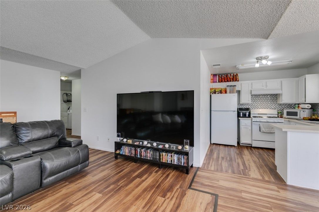 2294 Ray Kanel Drive — photo 4 of 13