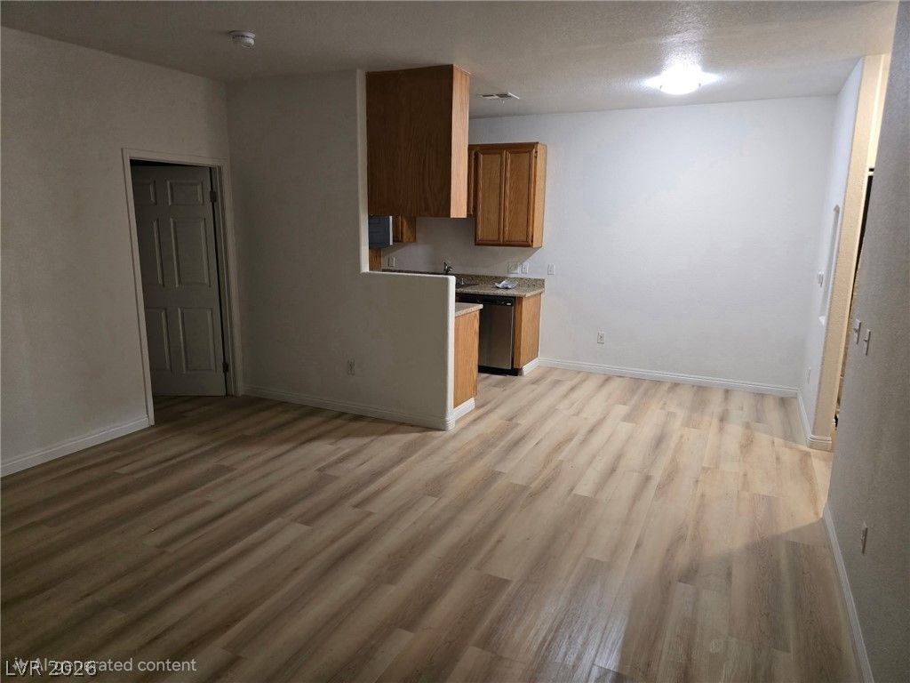 4730 East Craig Road 1062 — photo 2 of 8