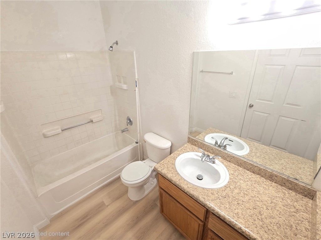 4730 East Craig Road 1062 — photo 3 of 8