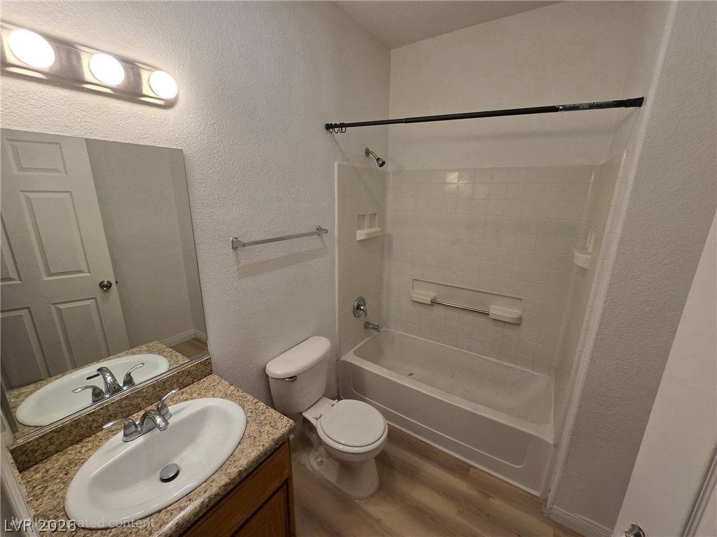 4730 East Craig Road 1062 — photo 5 of 8