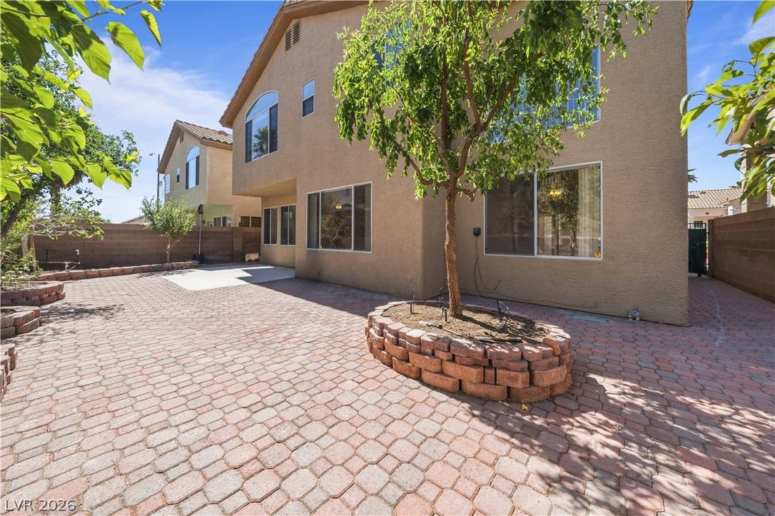 9812 Antelope Canyon Avenue — photo 3