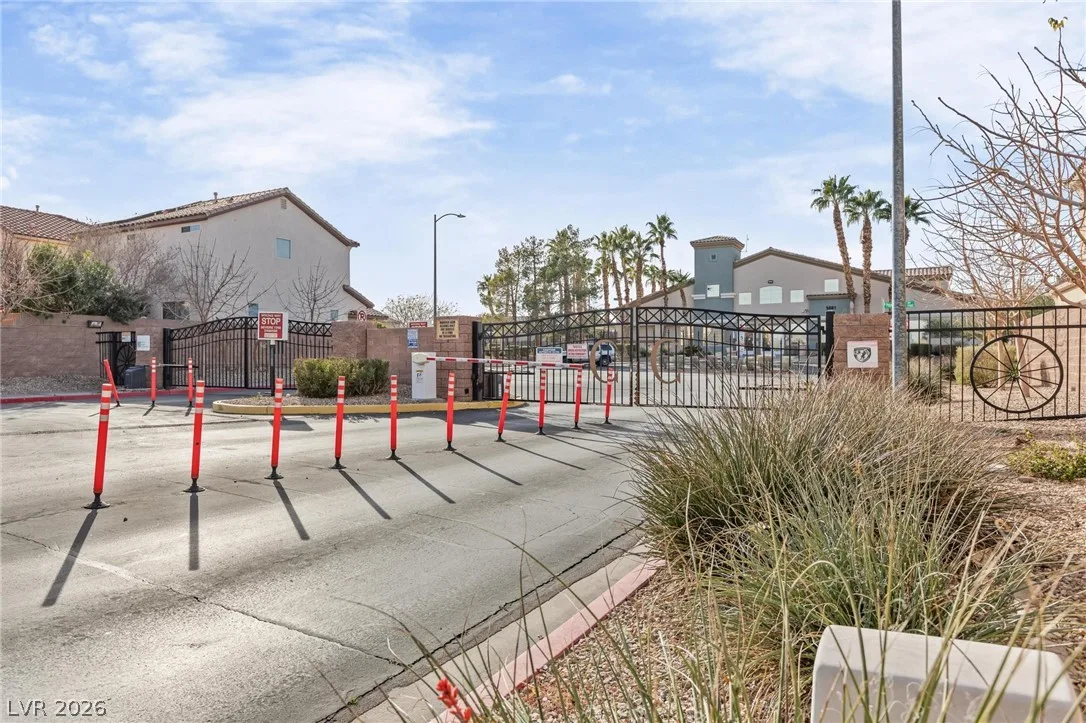 6786 Travertine Lane — photo 4