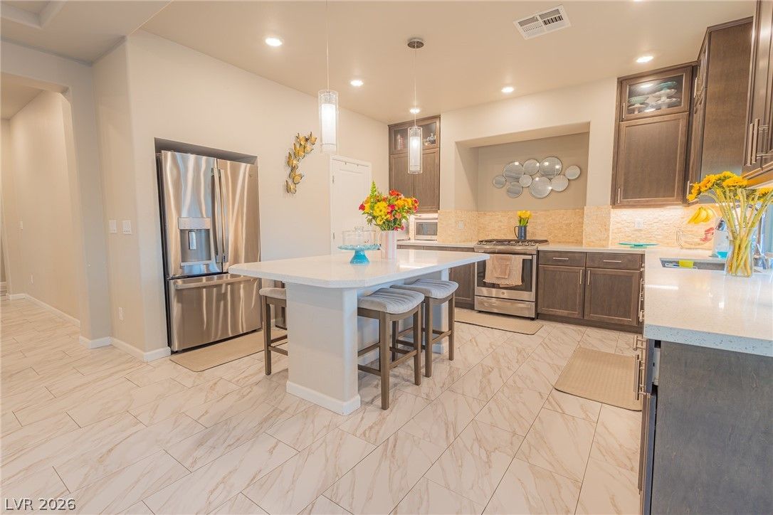6844 Vista Roma Avenue — photo 4