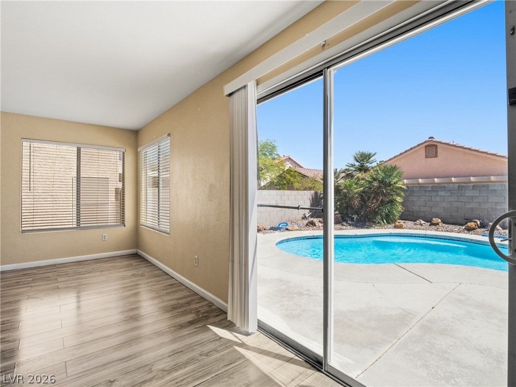 8717 Majestic Pine Avenue — photo 4