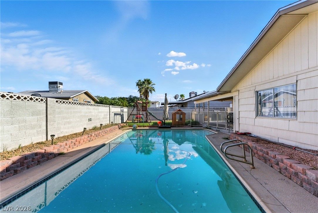 613 Biljac Street — photo 3