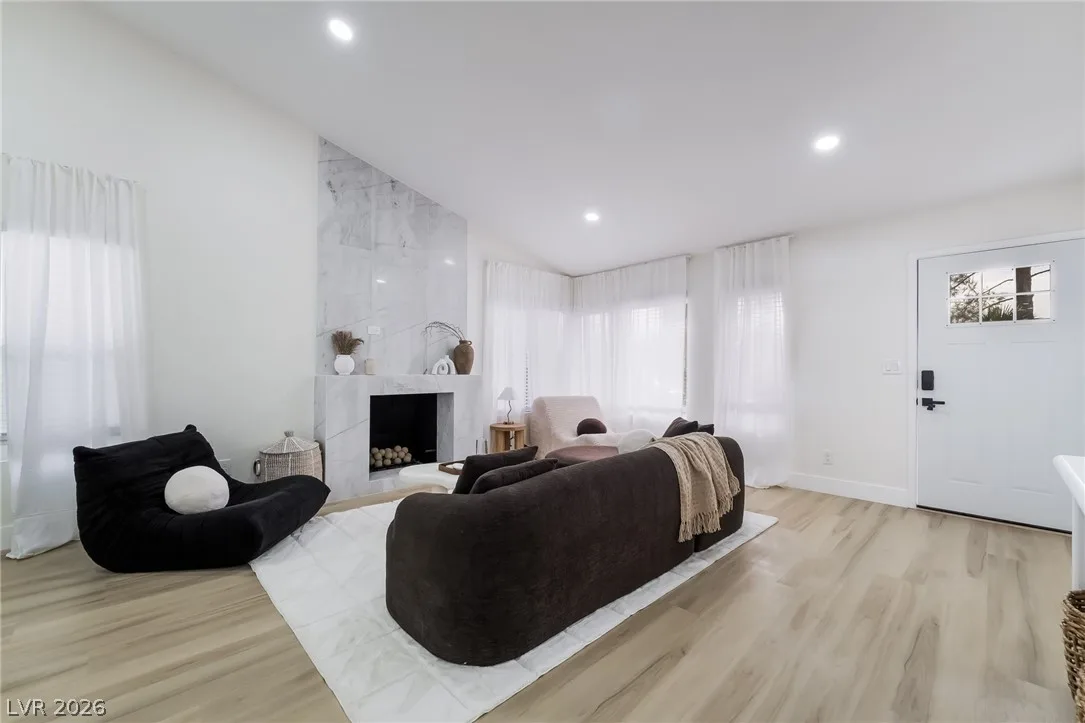 3138 Belvedere Drive — photo 4
