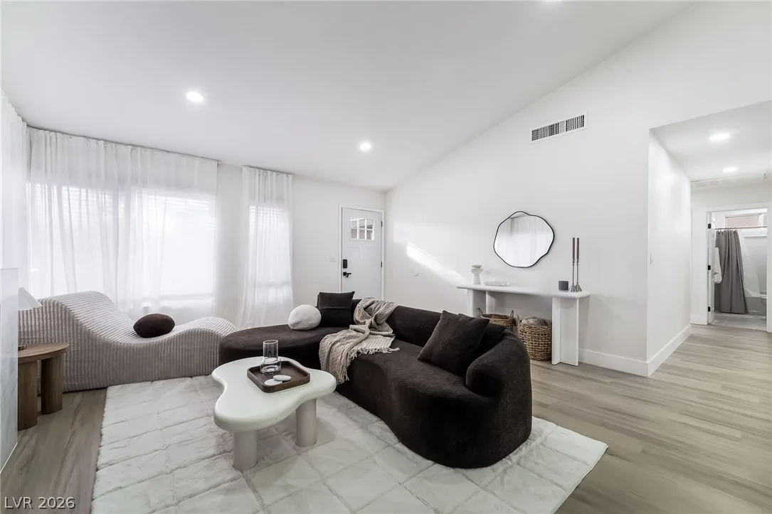 3138 Belvedere Drive — photo 5