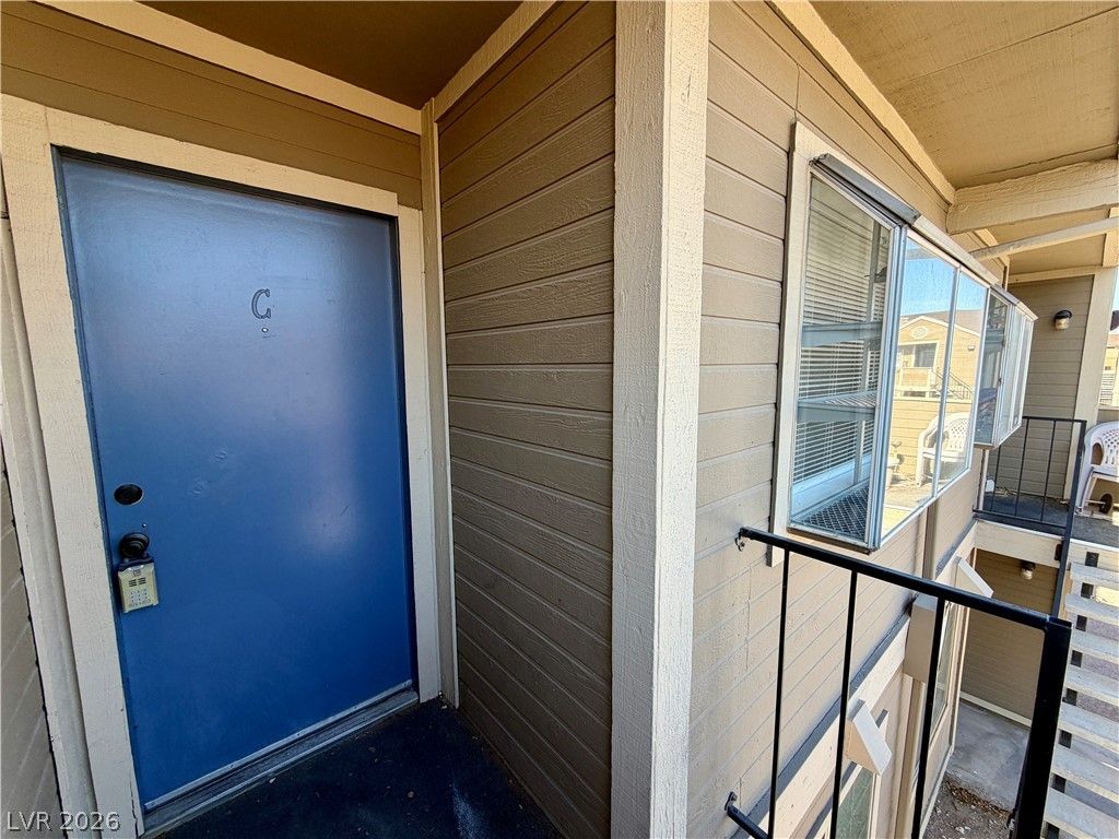 2704 Aarondavid Drive C — photo 2 of 8