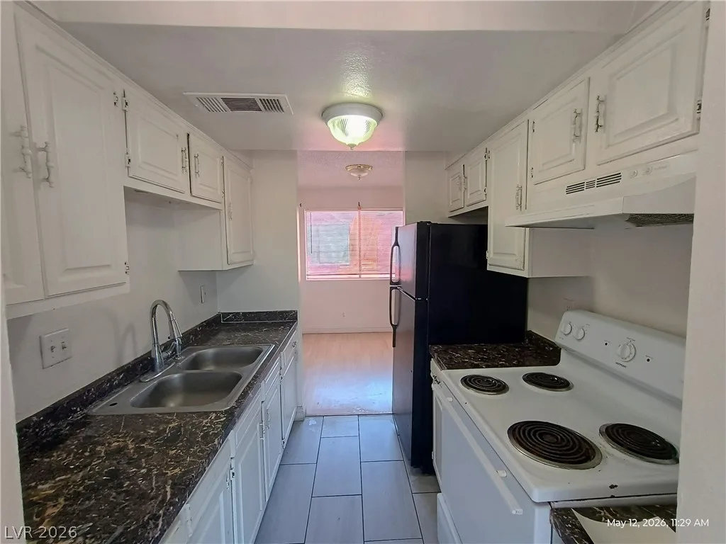 3655 Kolendo Court D — photo 2