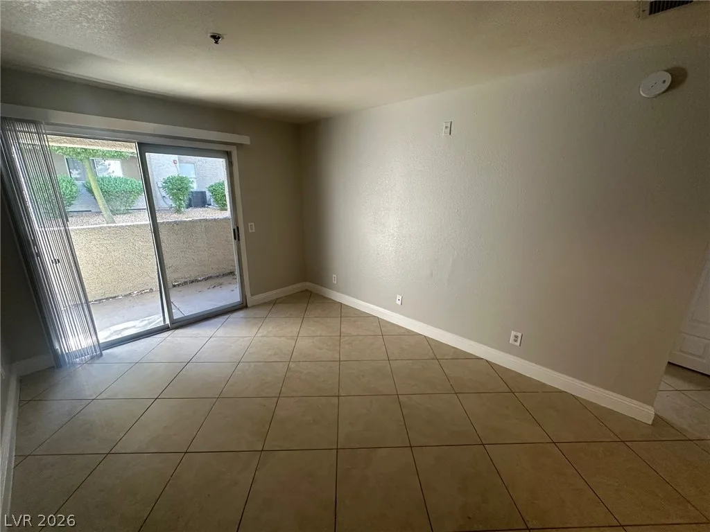 4200 VALLEY VIEW Boulevard 1051 — photo 4