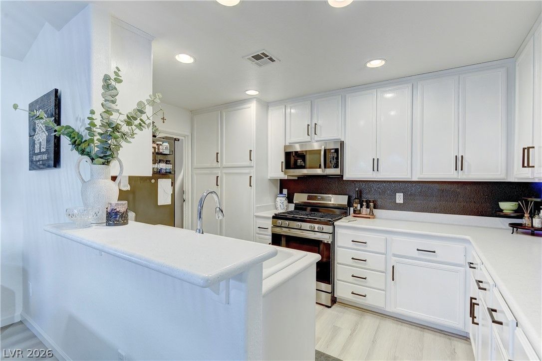 5400 Tassara Way 106 — photo 1