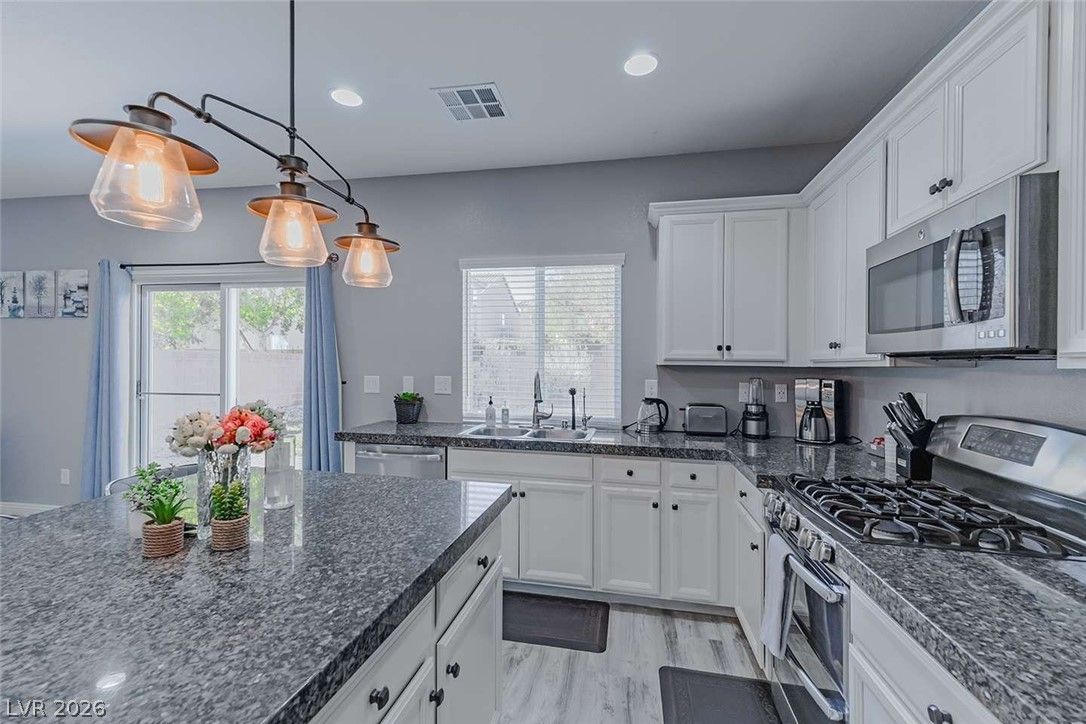 5661 Belgrano Vista Drive — photo 3 of 20