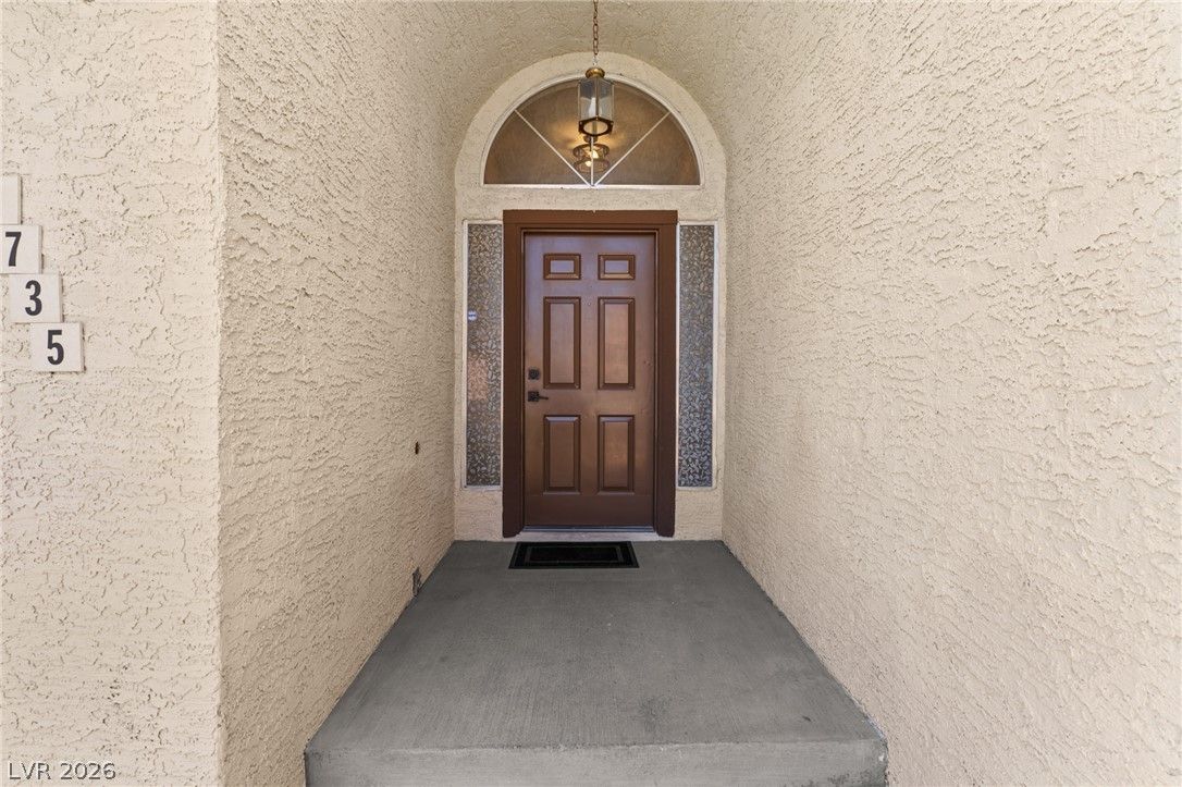 1735 Navarre Lane — photo 2