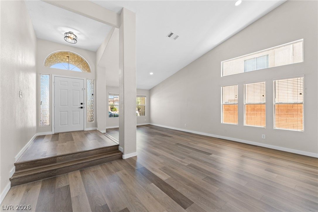 1735 Navarre Lane — photo 4