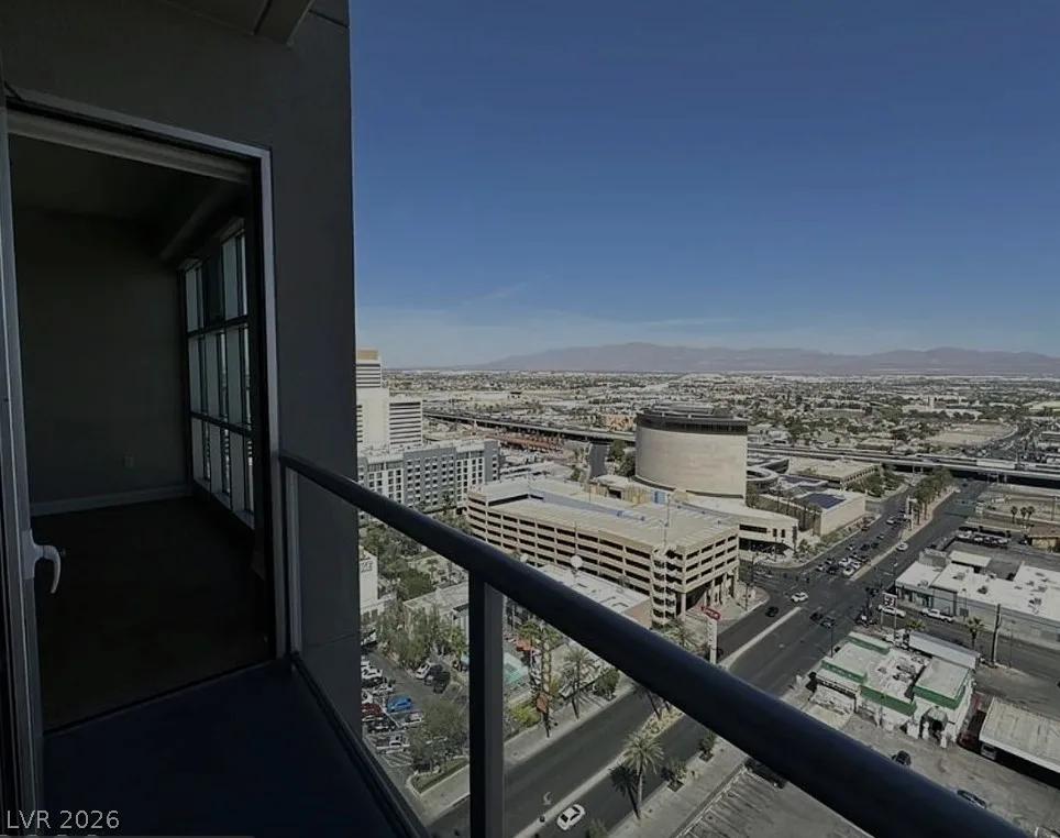150 Las Vegas Boulevard 2010 — photo 3 of 6