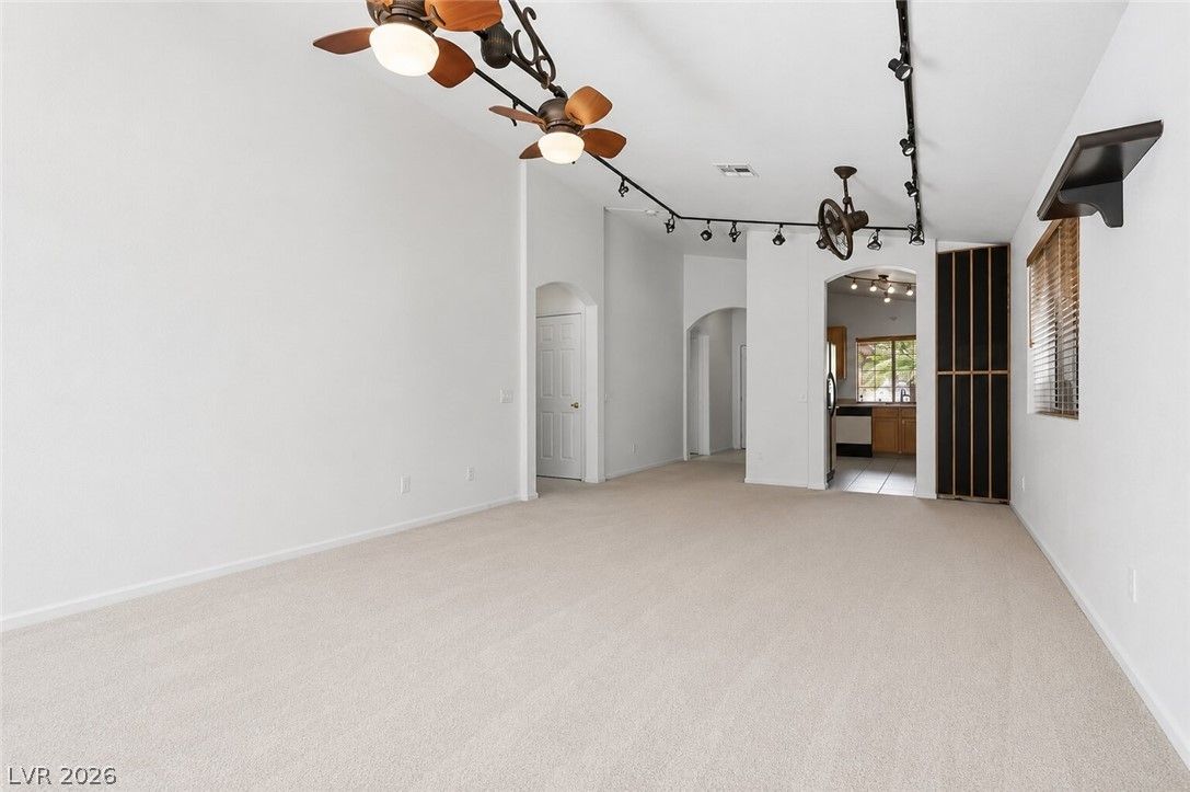 2121 Sunset Vista Avenue — photo 5 of 27