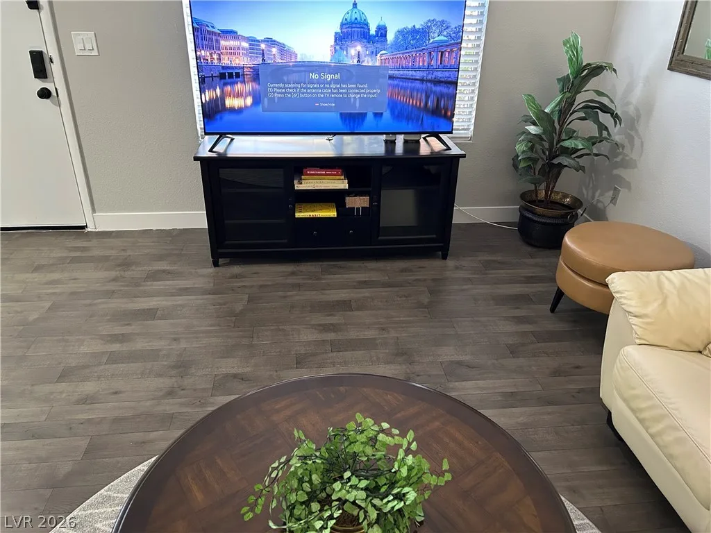 4458 Del Oro Drive — photo 3