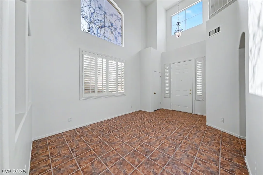 999 Whispering Grove Avenue — photo 5
