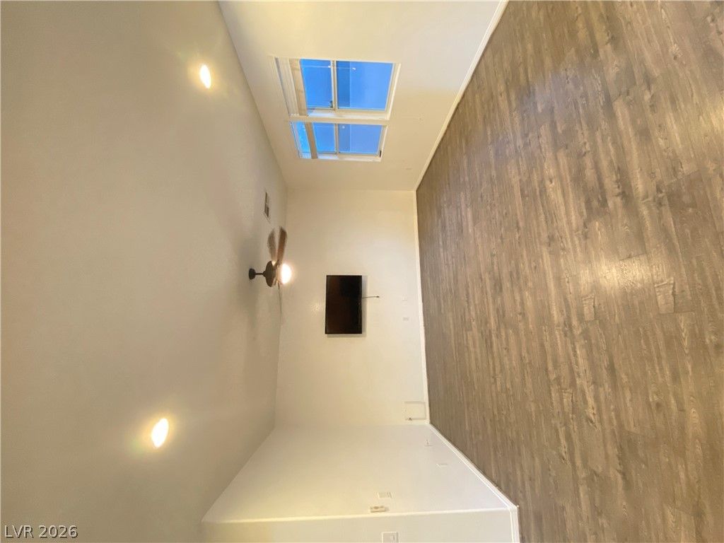 9969 Silver Cliff Street — photo 5 of 36