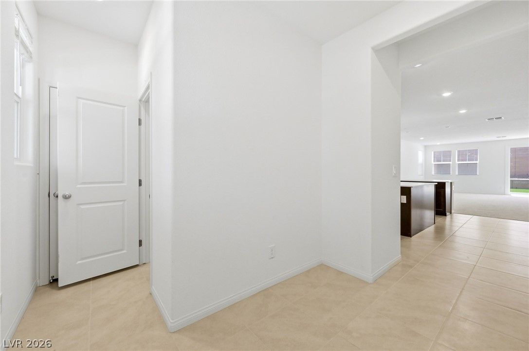 3765 Osiris Avenue — photo 2