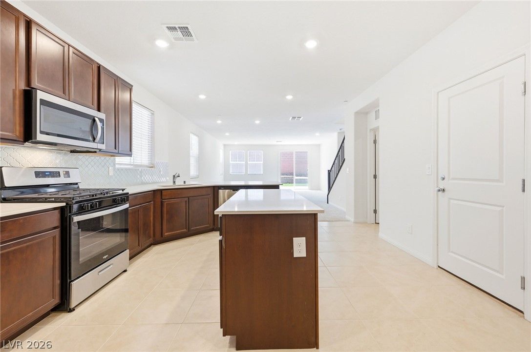 3765 Osiris Avenue — photo 4