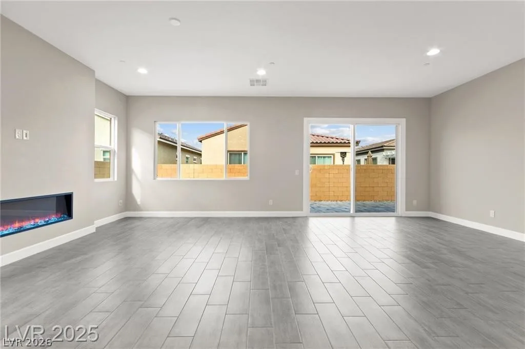 851 Klamath Springs Street — photo 3