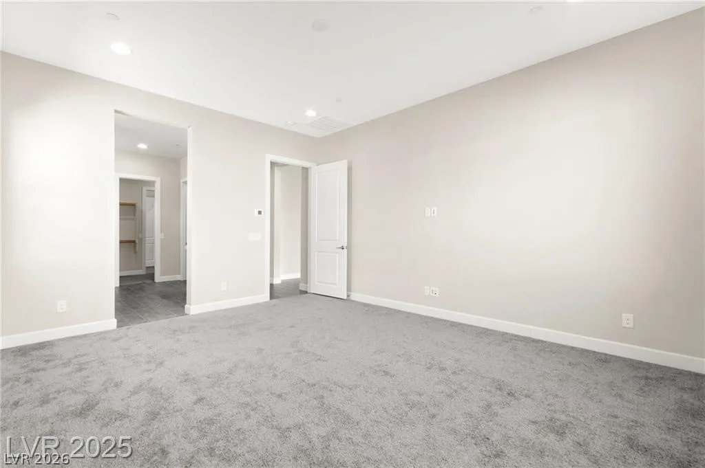851 Klamath Springs Street — photo 4