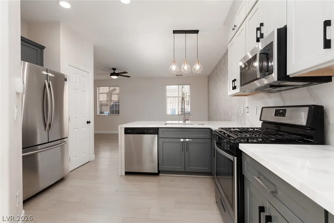 4046 Sparrow Rock Street — photo 3