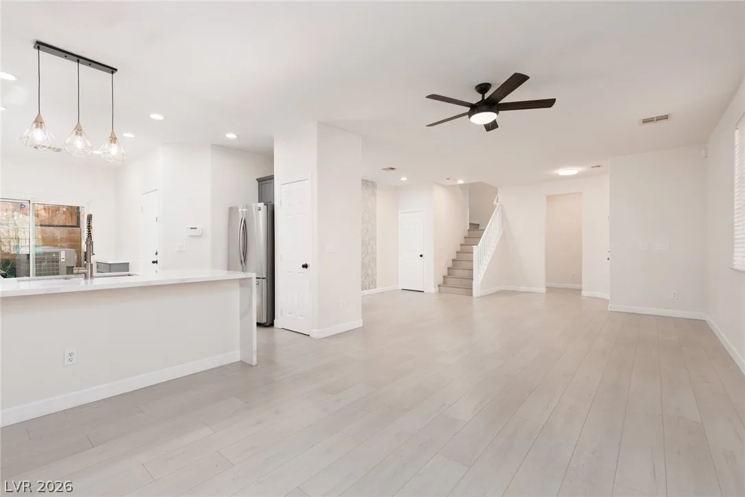 4046 Sparrow Rock Street — photo 4