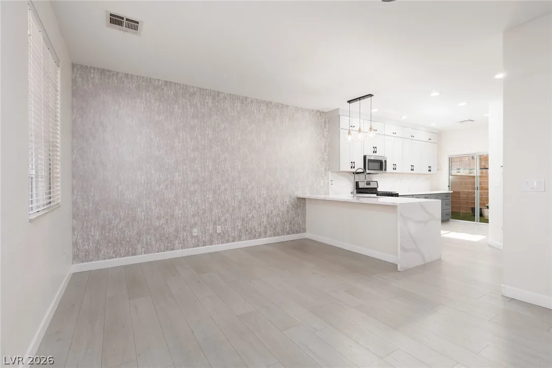 4046 Sparrow Rock Street — photo 5