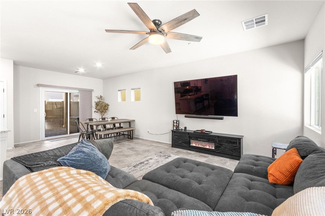 7489 Onyx Star Street — photo 4