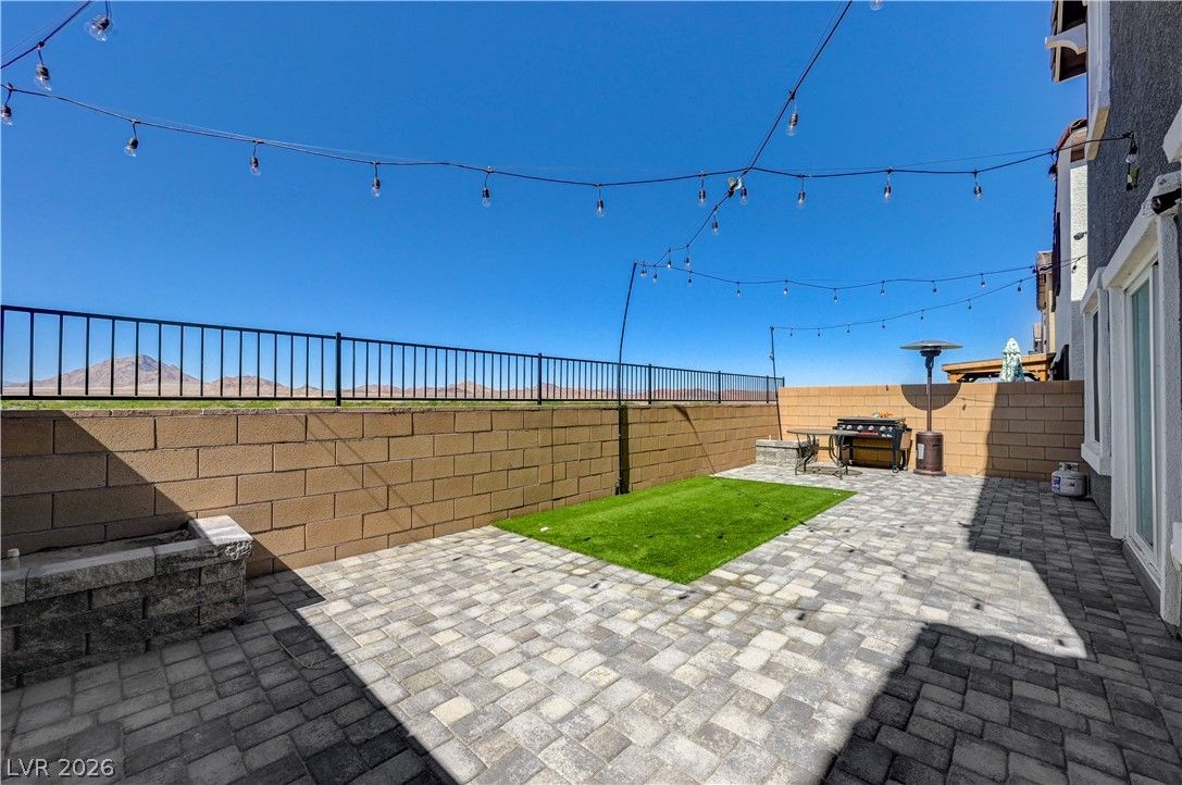 386 Larksong Avenue — photo 2