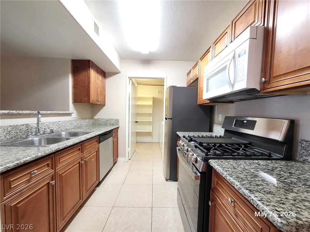 7885 West Flamingo Road 1121 — photo 3 of 26