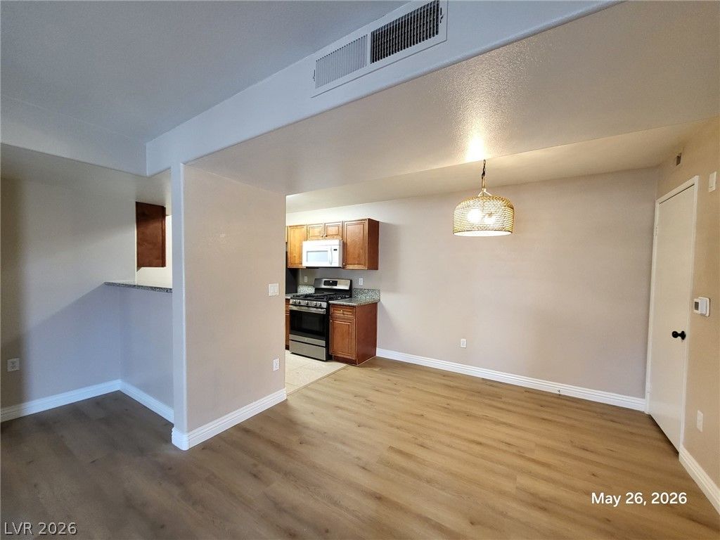 7885 West Flamingo Road 1121 — photo 4 of 26