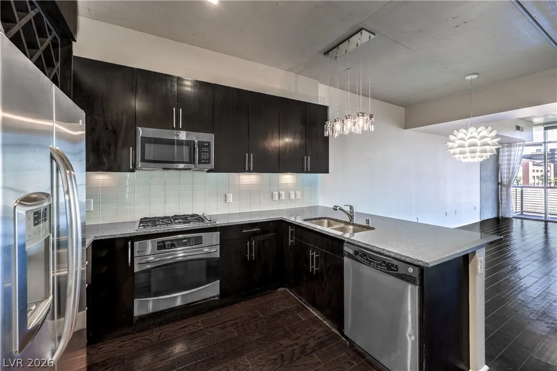 353 Bonneville Avenue 511 — photo 2