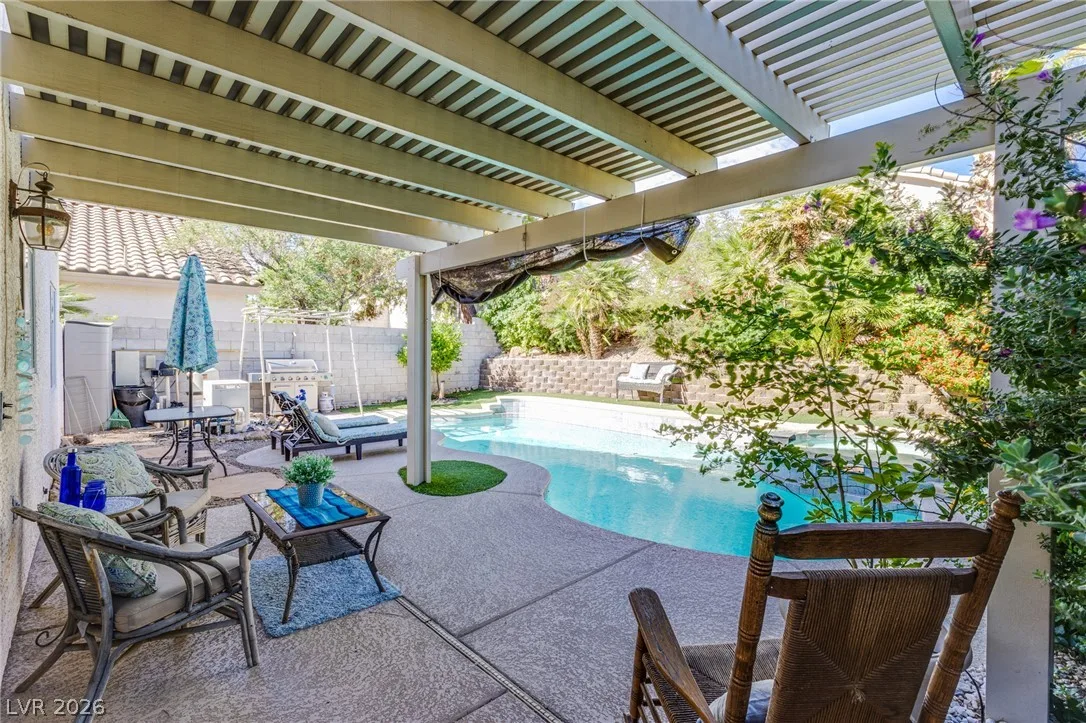 253 Camelback Ridge Avenue — photo 3