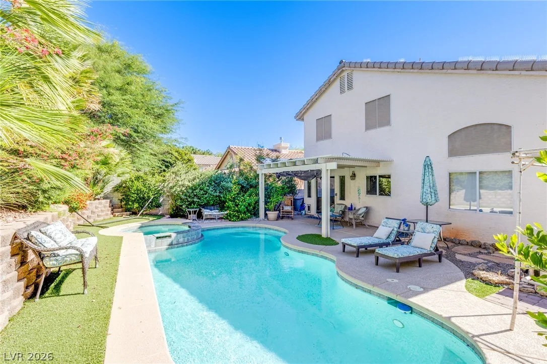 253 Camelback Ridge Avenue — photo 5
