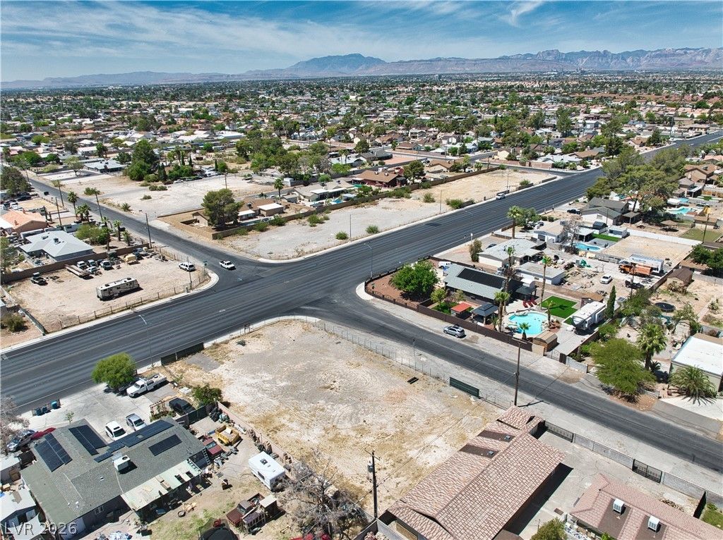 Lake Mead-Leonard Ln — photo 3 of 8