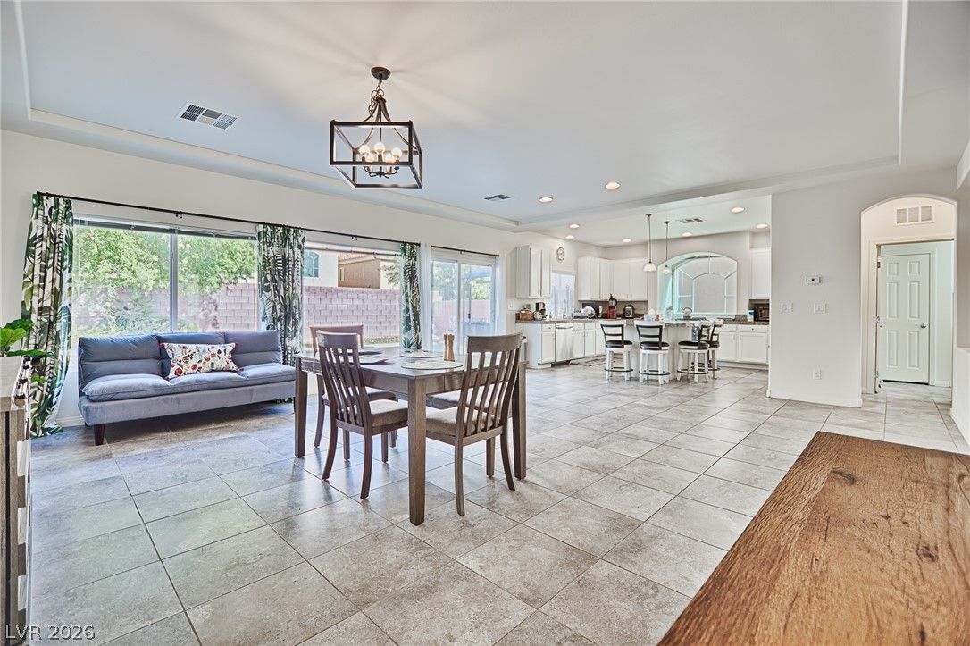 6430 West Camero Avenue — photo 4 of 32