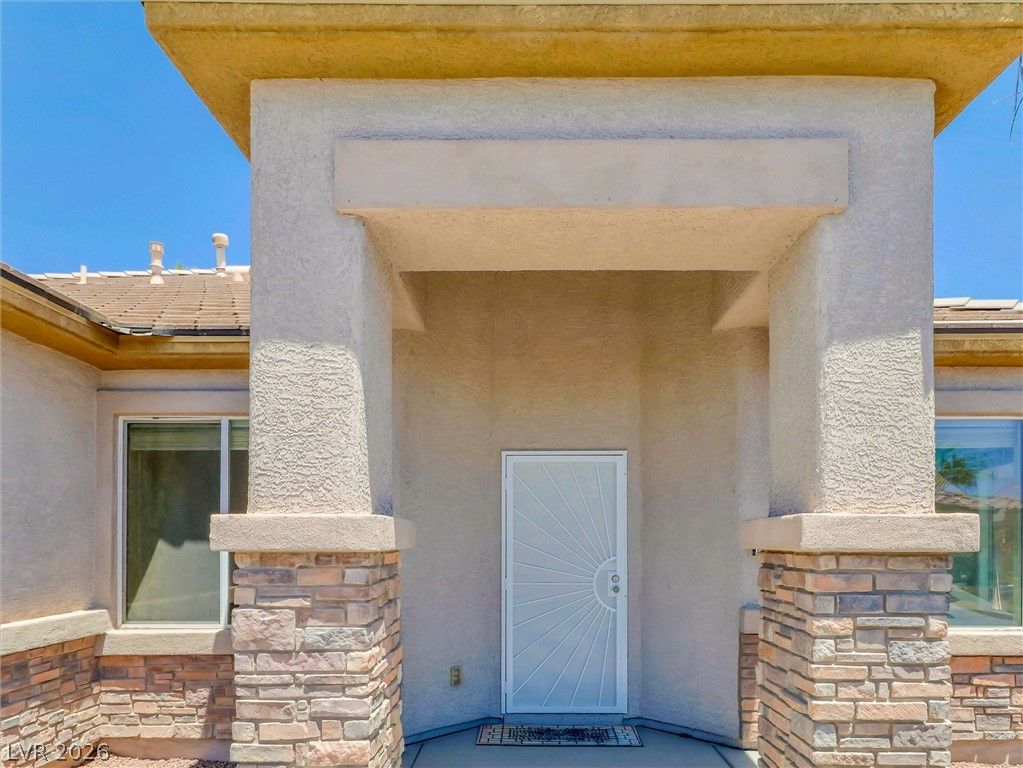 716 Fiesta Del Rey Avenue — photo 4
