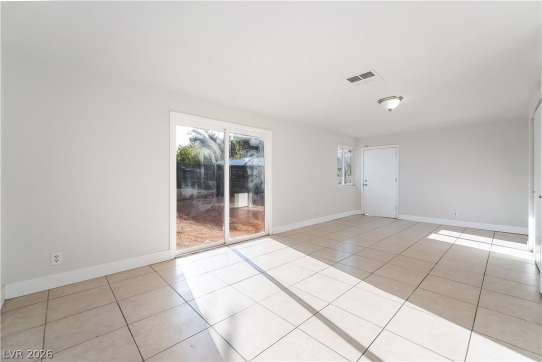 2625 Spear Street — photo 4
