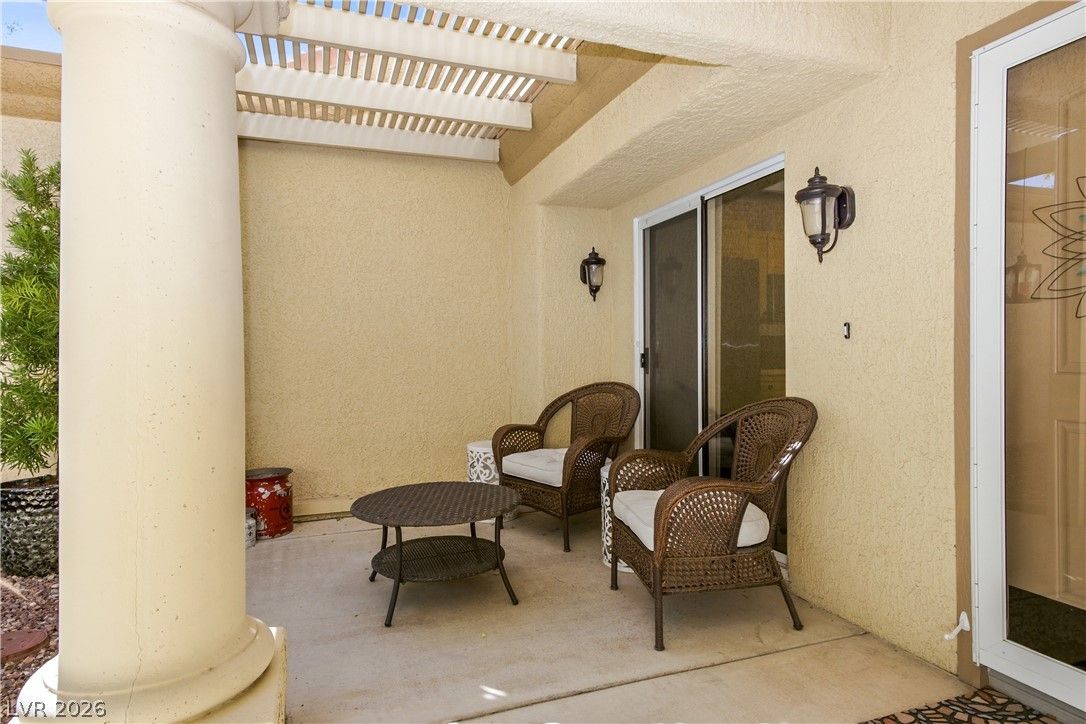 8929 Mountain Gate Drive — photo 2
