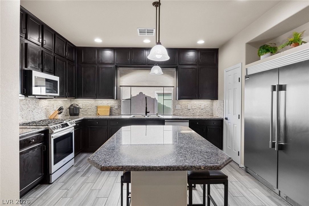 6026 Montana Peak Avenue — photo 2