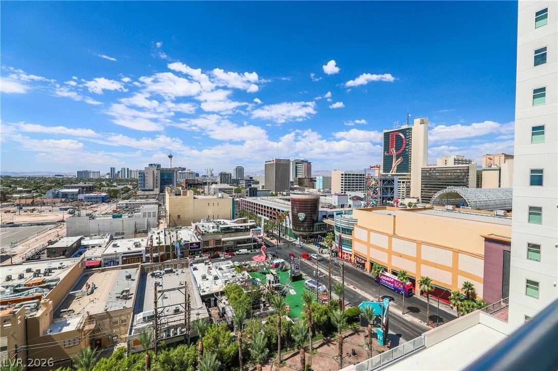 150 LAS VEGAS Boulevard 1211 — photo 2